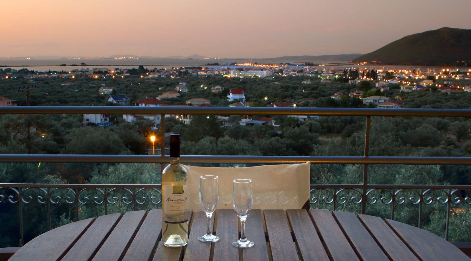 Apartment complex for sale Apolpaina (Lefkada)