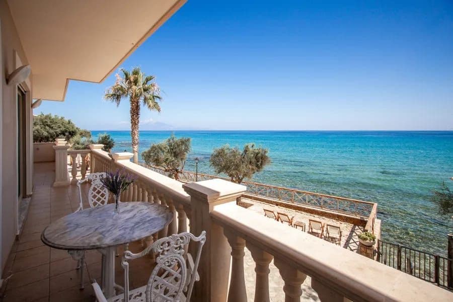 Villa for sale Akrotiri (Main town area)